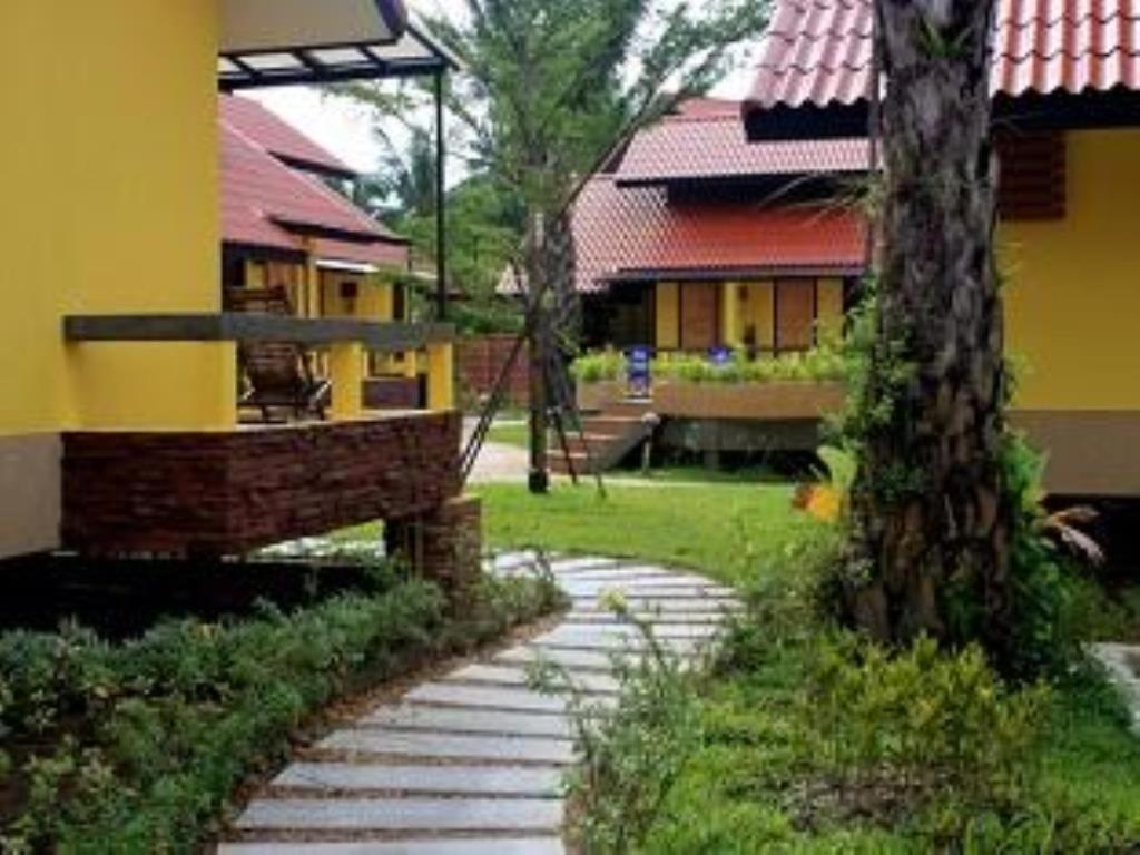Tanisa Resort Chumphon Exterior foto