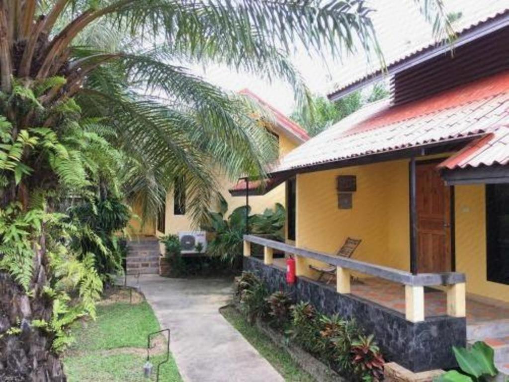 Tanisa Resort Chumphon Exterior foto