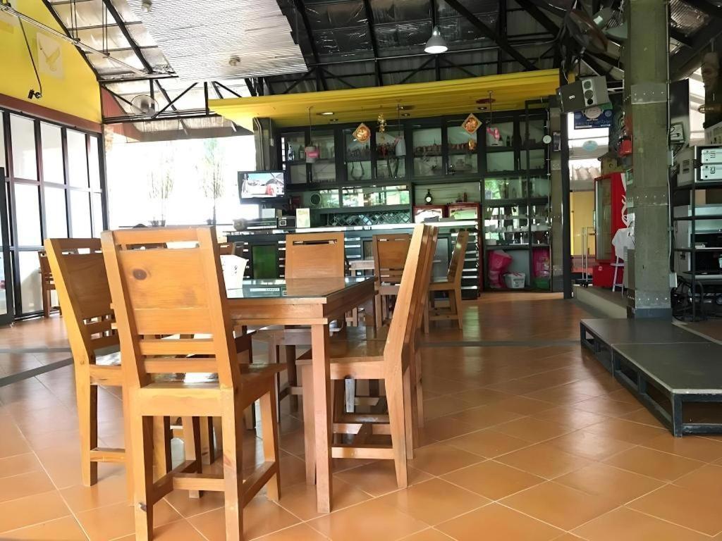 Tanisa Resort Chumphon Exterior foto